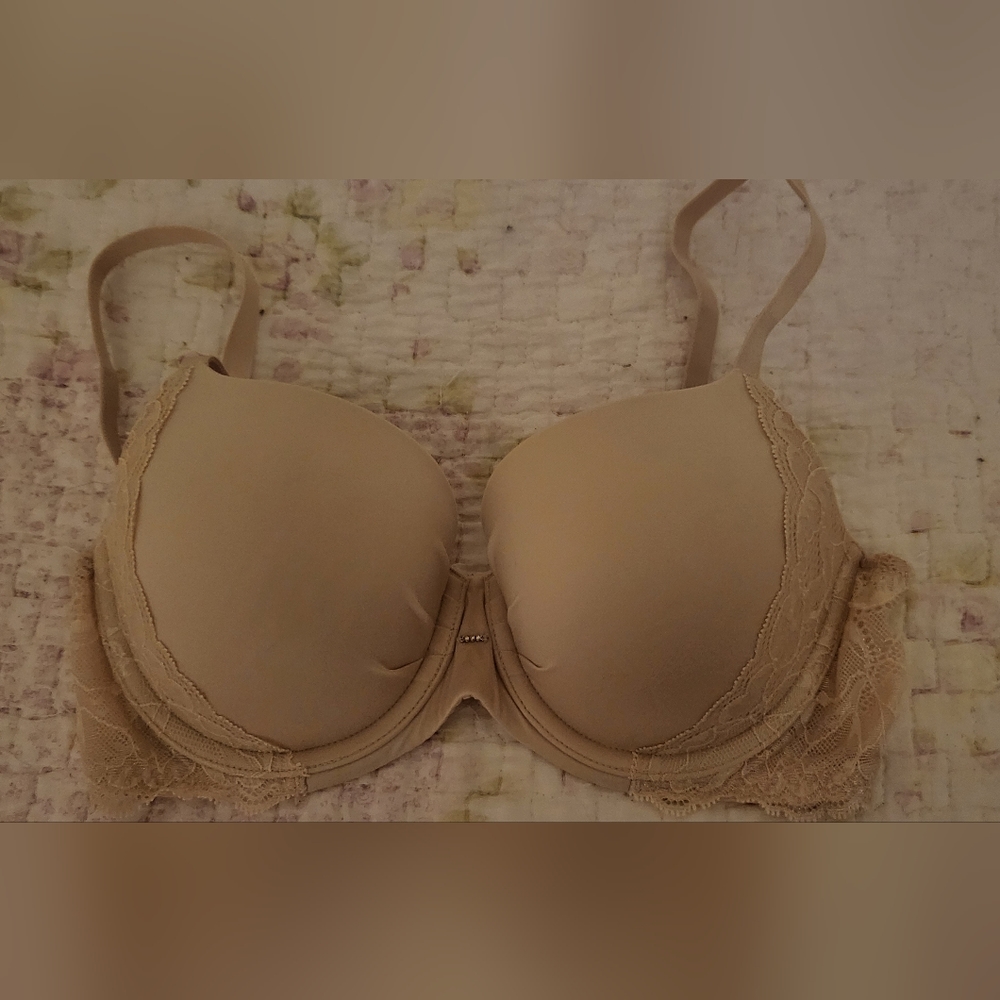 Victoria's Secret Bra Fabulous 36C Cream